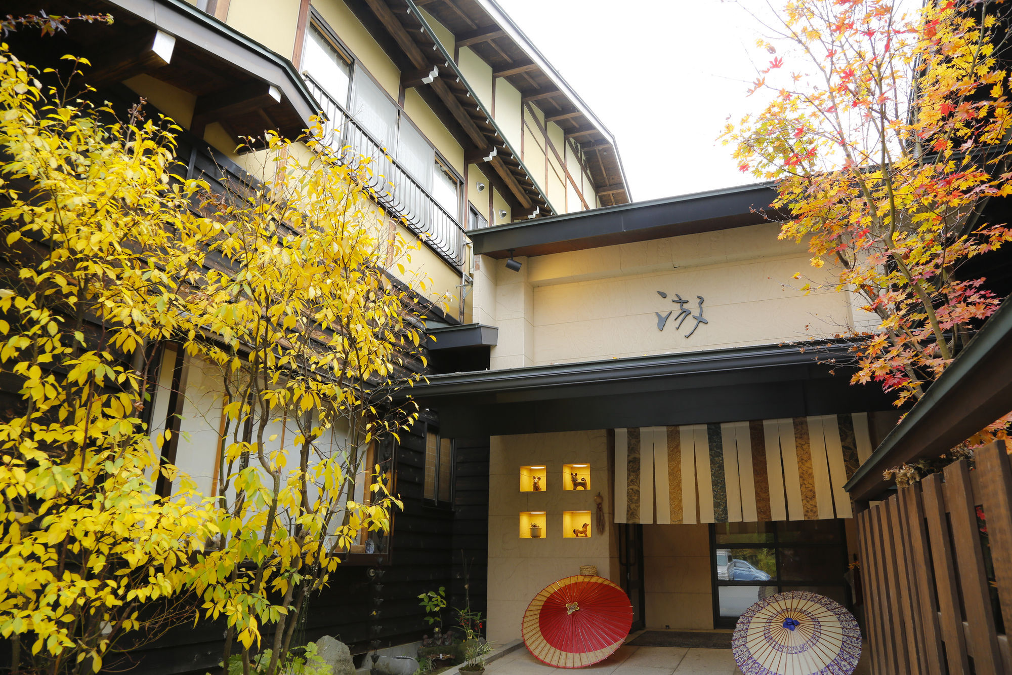 Ryokan Kutsuroginoya Yuu Takayama  Exterior foto